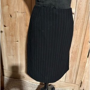 Dana Buckman Pinstripe skirt Sz 16 Petite